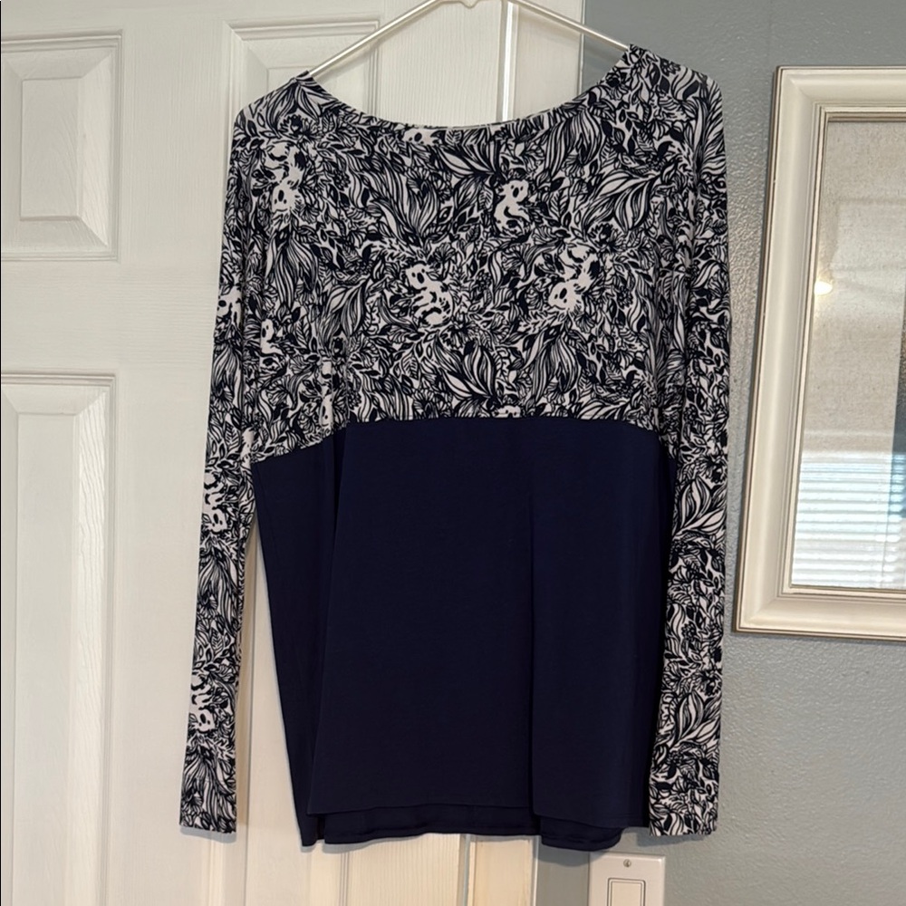 Lilly Pulitzer Blue and White Blouse with Elegant Design